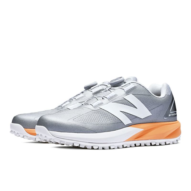 new balance シューズ メンズ シルバー