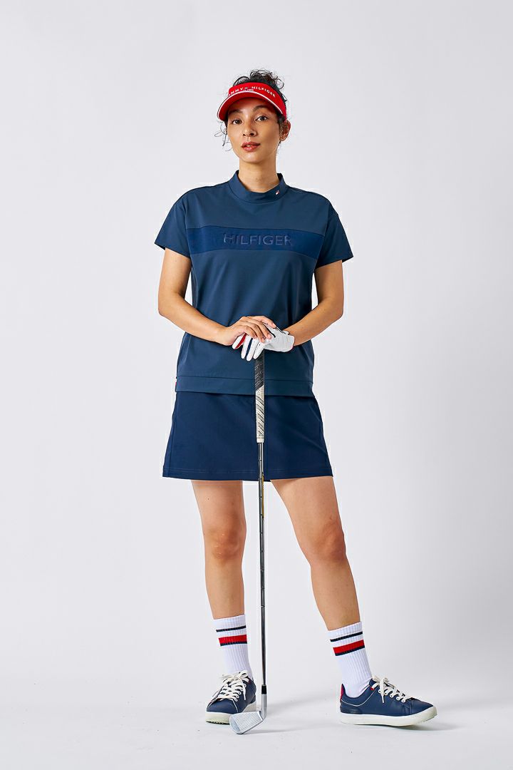 TOMMY HILFIGER GOLF レディース 半袖モックネックシャツ ネイビー　モデル着用画像