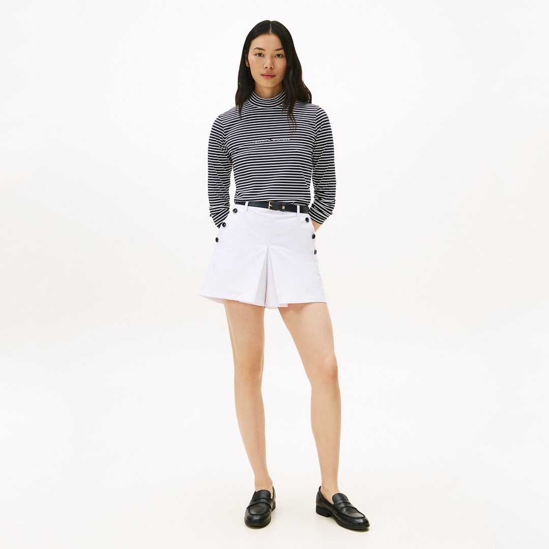 TOMMY HILFIGER GOLF レディース 長袖モックネックシャツ ボーダーネイビー モデル着用画像