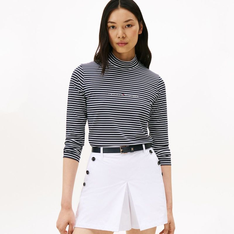 TOMMY HILFIGER GOLF レディース 長袖モックネックシャツ ボーダーネイビー モデル着用画像
