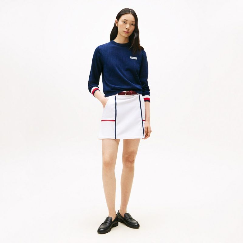 TOMMY HILFIGER GOLF レディース 長袖ニット ネイビー モデル着用画像