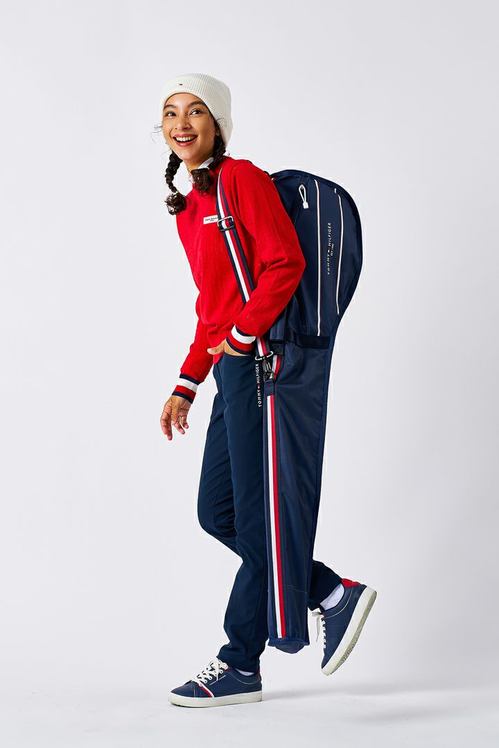 TOMMY HILFIGER GOLF レディース 長袖ニット レッド モデル着用画像
