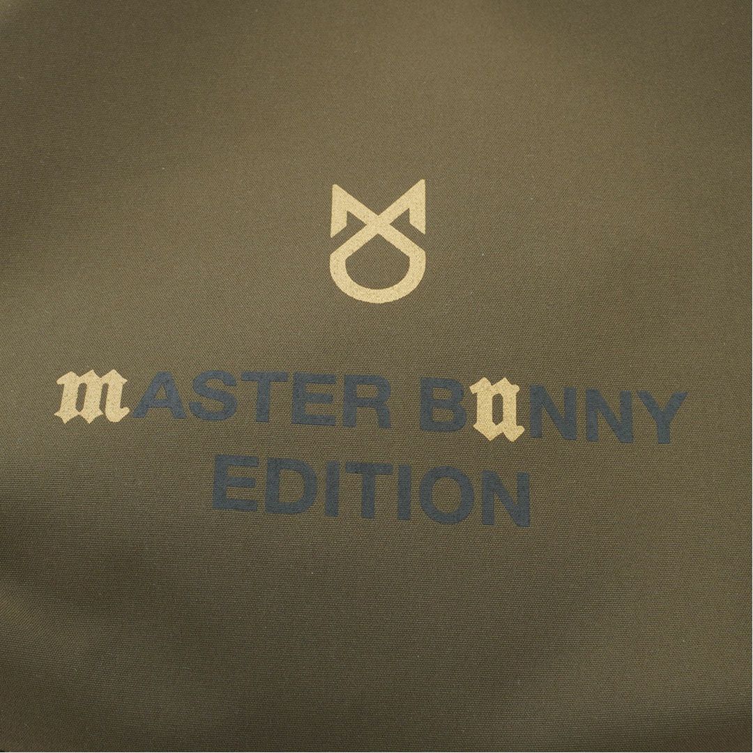 MASTER BUNNY EDITION ユニセックス カートバッグ カーキ